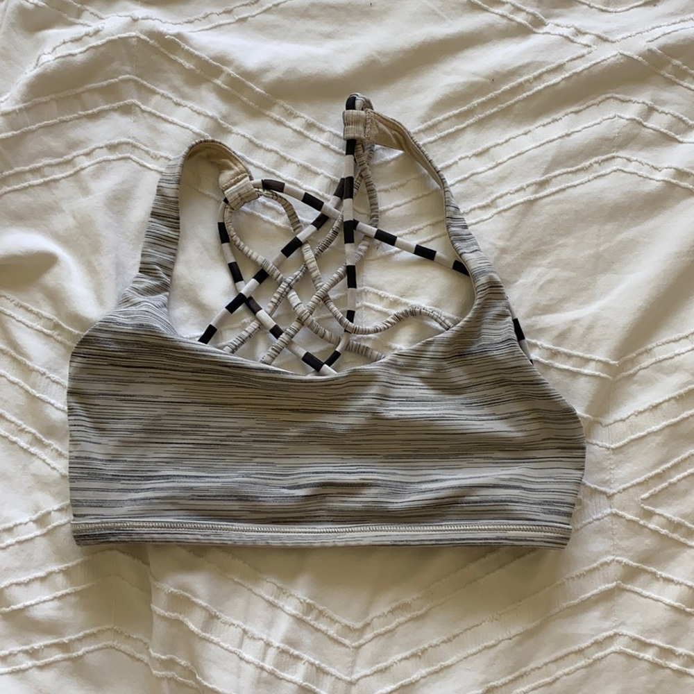sports bra